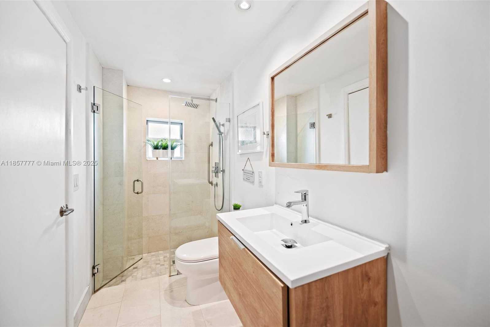 Small Image of 36 PHOENETIA AVE #6, Coral Gables Number 40