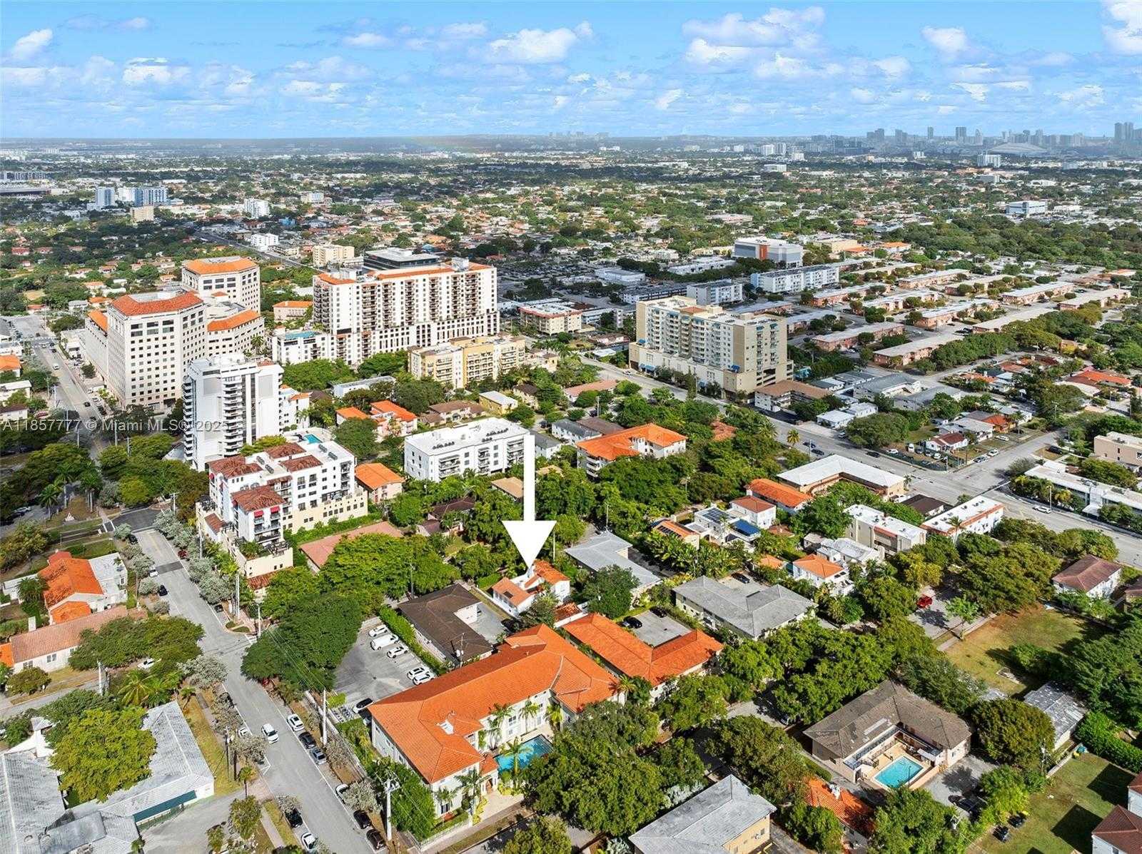 Small Image of 36 PHOENETIA AVE #6, Coral Gables Number 47