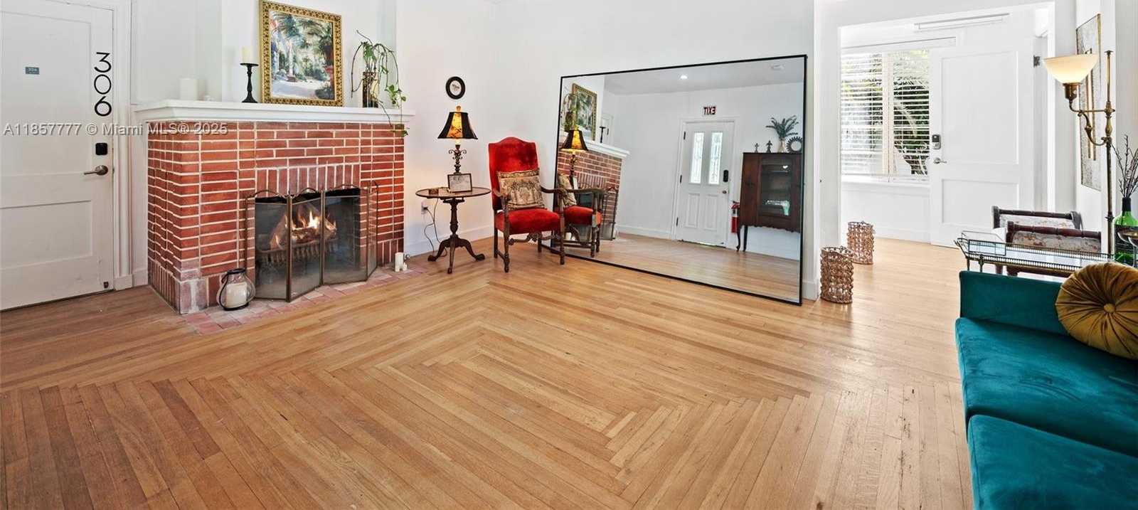 Small Image of 36 PHOENETIA AVE #6, Coral Gables Number 9