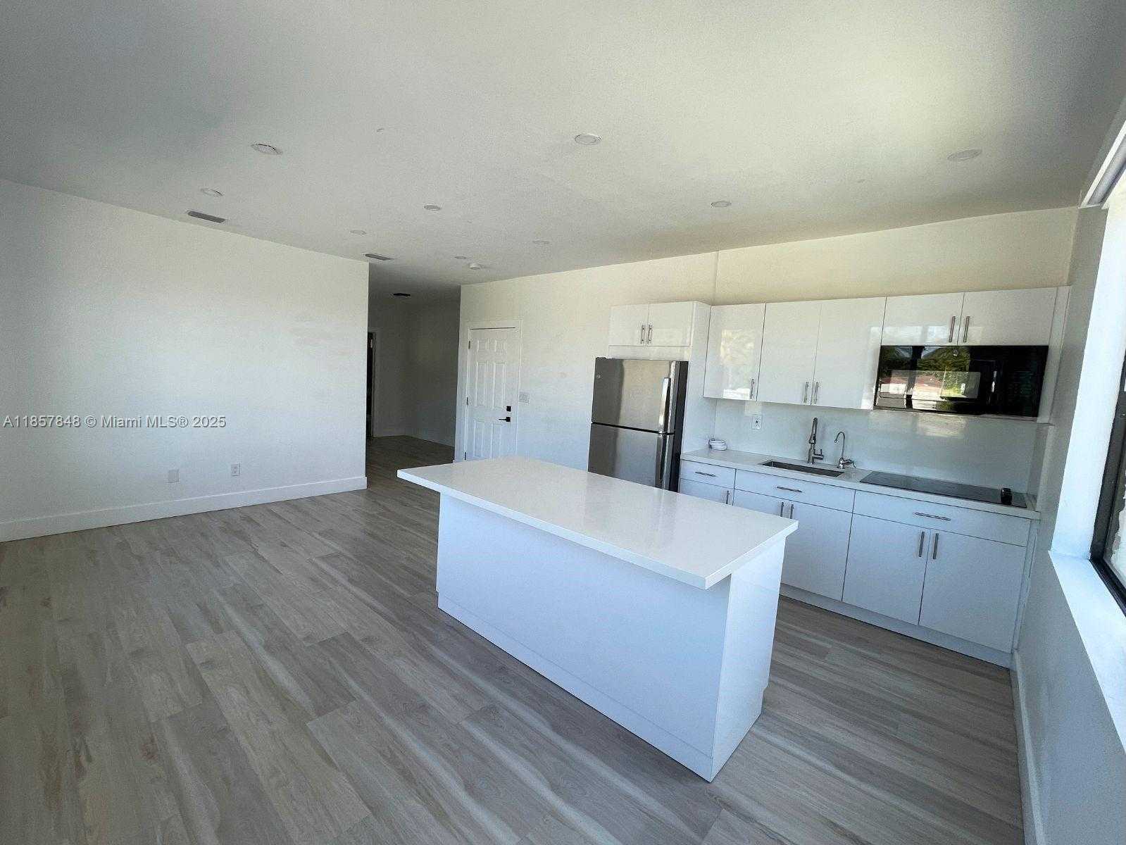 Small Image of 1376 NORTH WEST 35TH ST #4, Miami Number 21