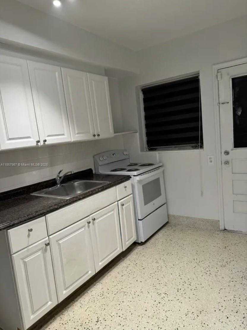 Small Image of 2101 SOUTH WEST 3RD AVE #6, Miami Number 16
