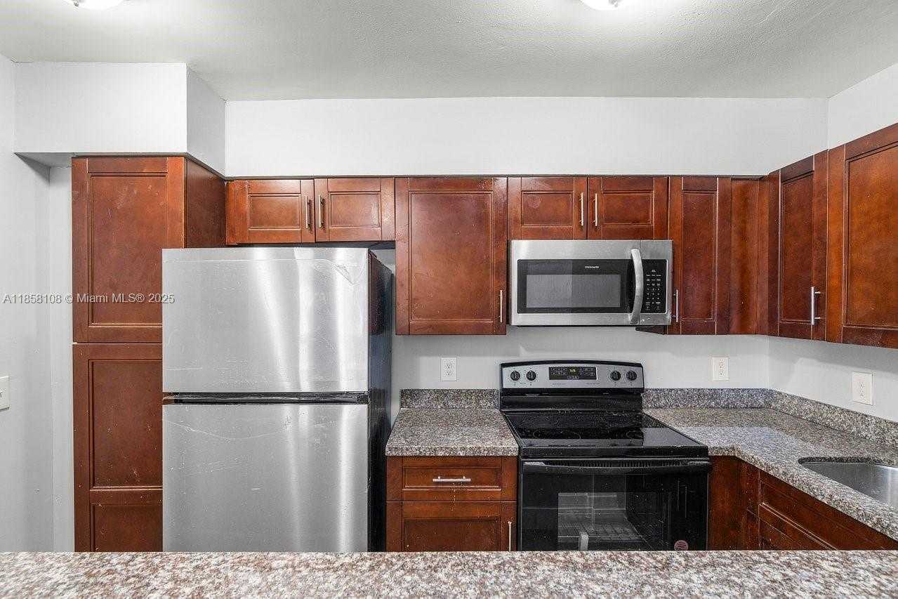 Small Image of 1530 CRESCENT CIR #8, West Palm Beach Number 13