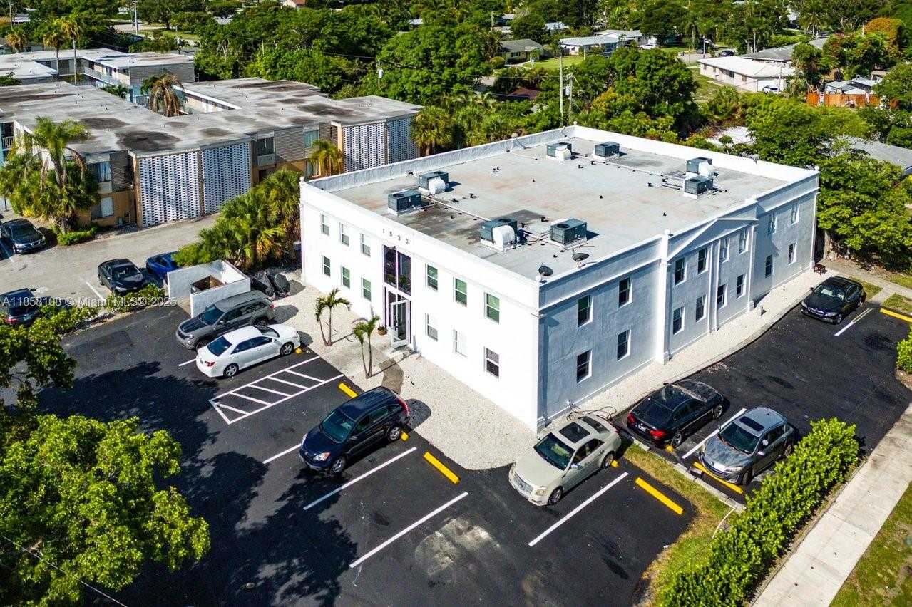 Small Image of 1530 CRESCENT CIR #8, West Palm Beach Number 28