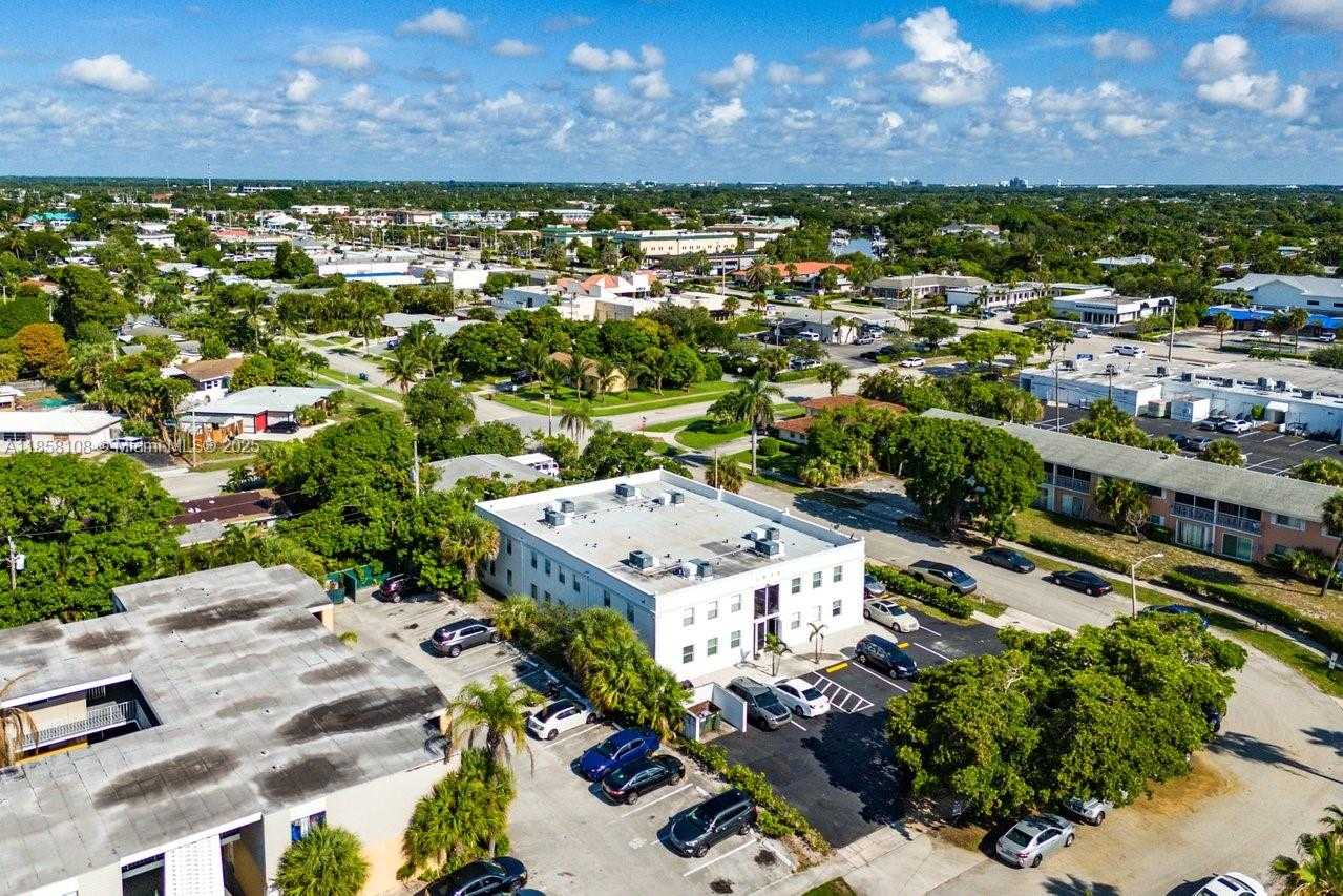 Small Image of 1530 CRESCENT CIR #8, West Palm Beach Number 32