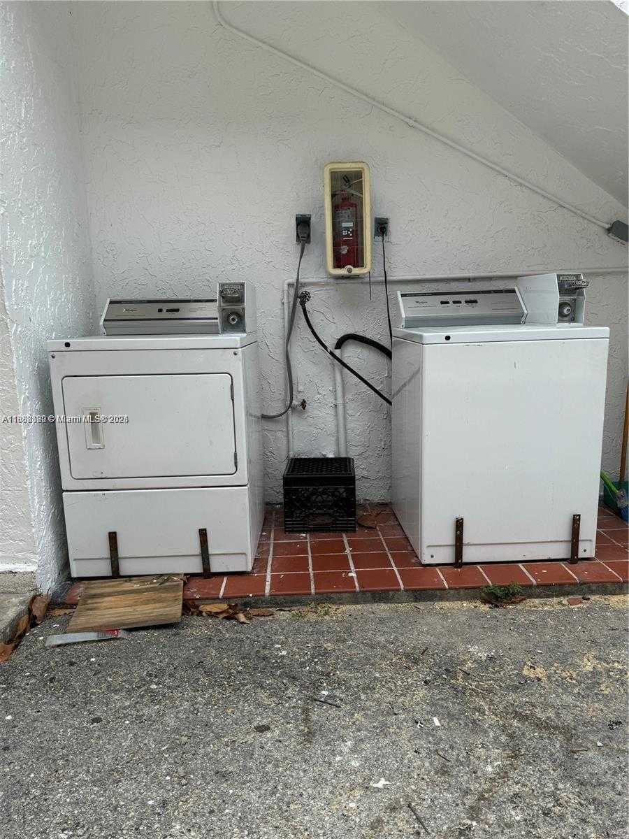Small Image of 1927 NORTH WEST 20TH AVE, Miami Number 14