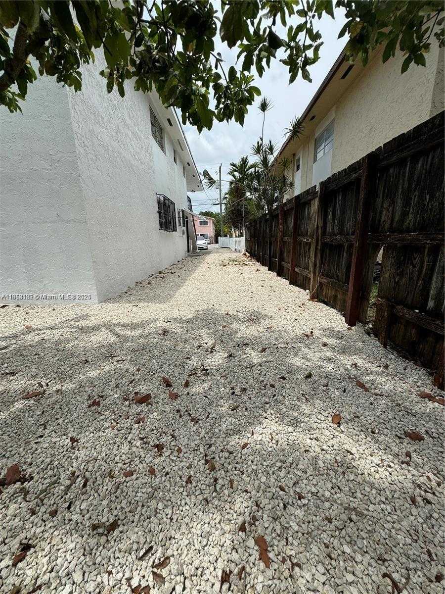 Small Image of 1927 NORTH WEST 20TH AVE, Miami Number 4