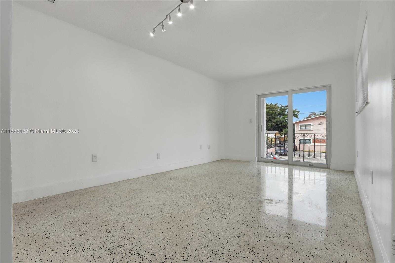 Small Image of 1927 NORTH WEST 20TH AVE, Miami Number 5