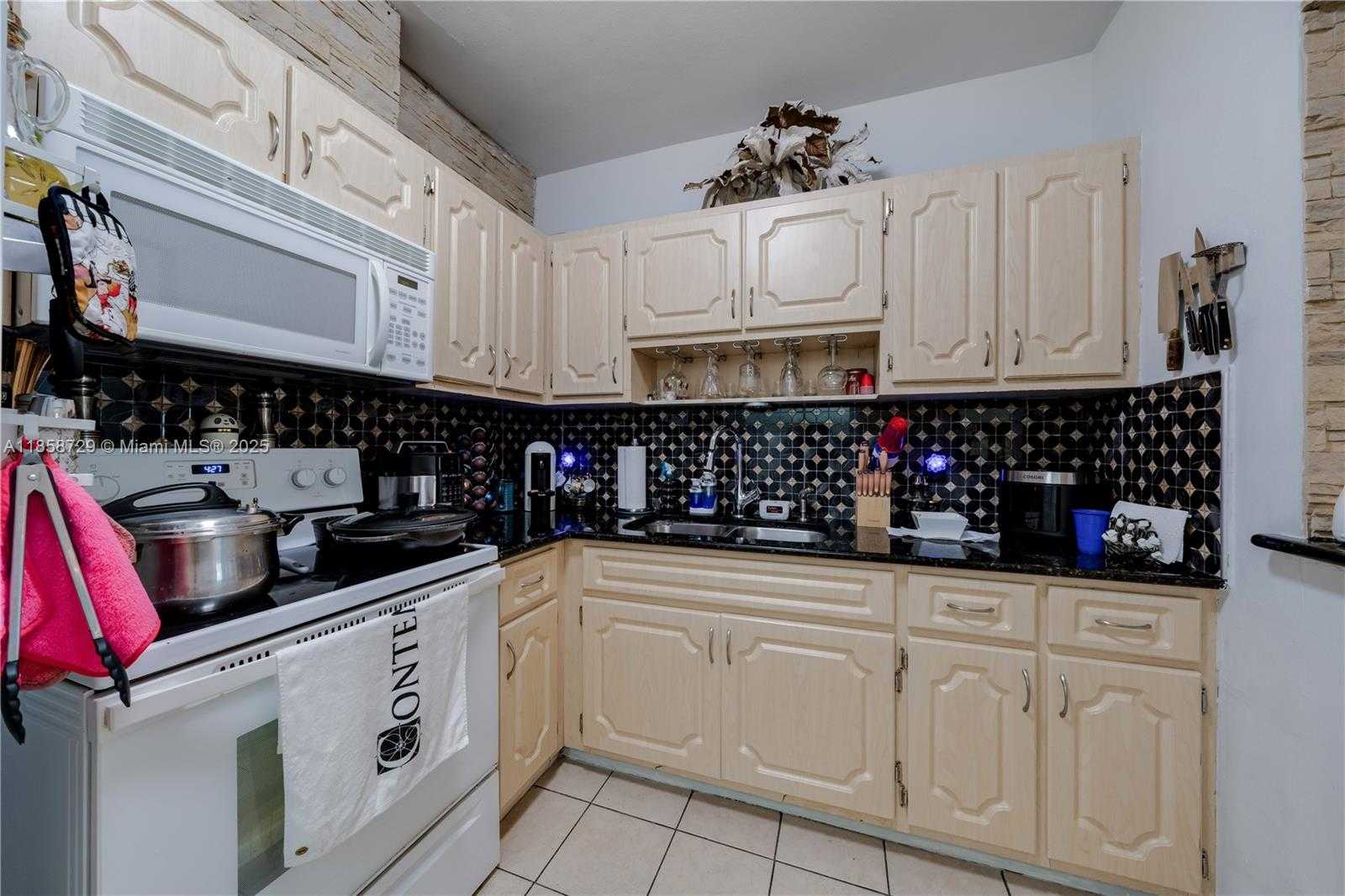 Small Image of 190 EAST 16TH ST #2, Hialeah Number 13