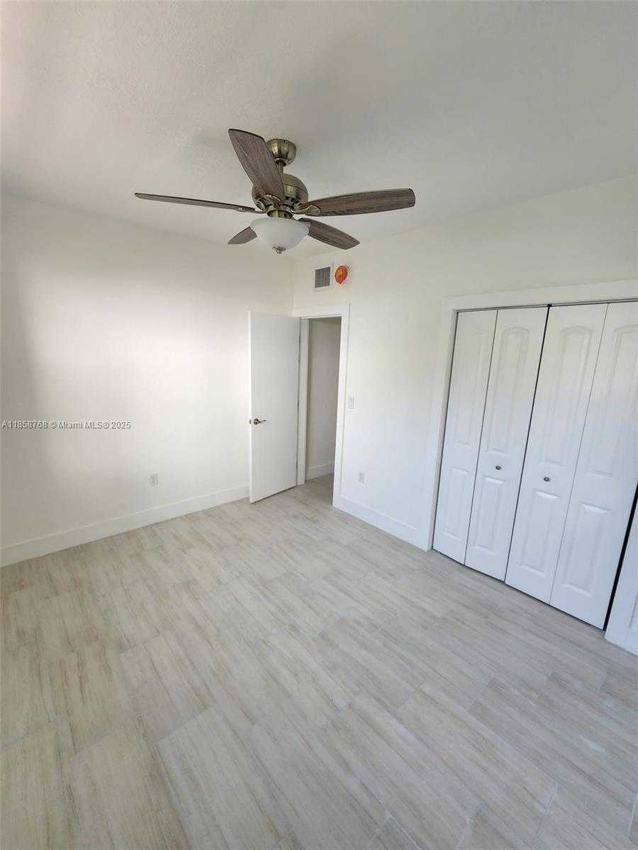Small Image of 7710 CARLYLE AVE, Miami Beach Number 11