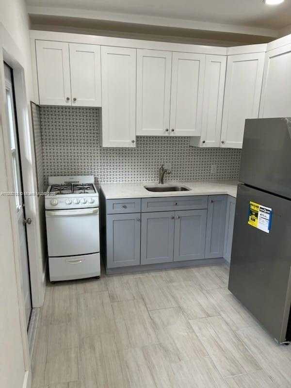 Small Image of 7710 CARLYLE AVE, Miami Beach Number 18