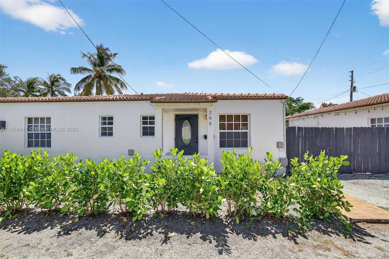 Small Image of 1121 NORTH EAST 2ND ST, Fort Lauderdale Number 11