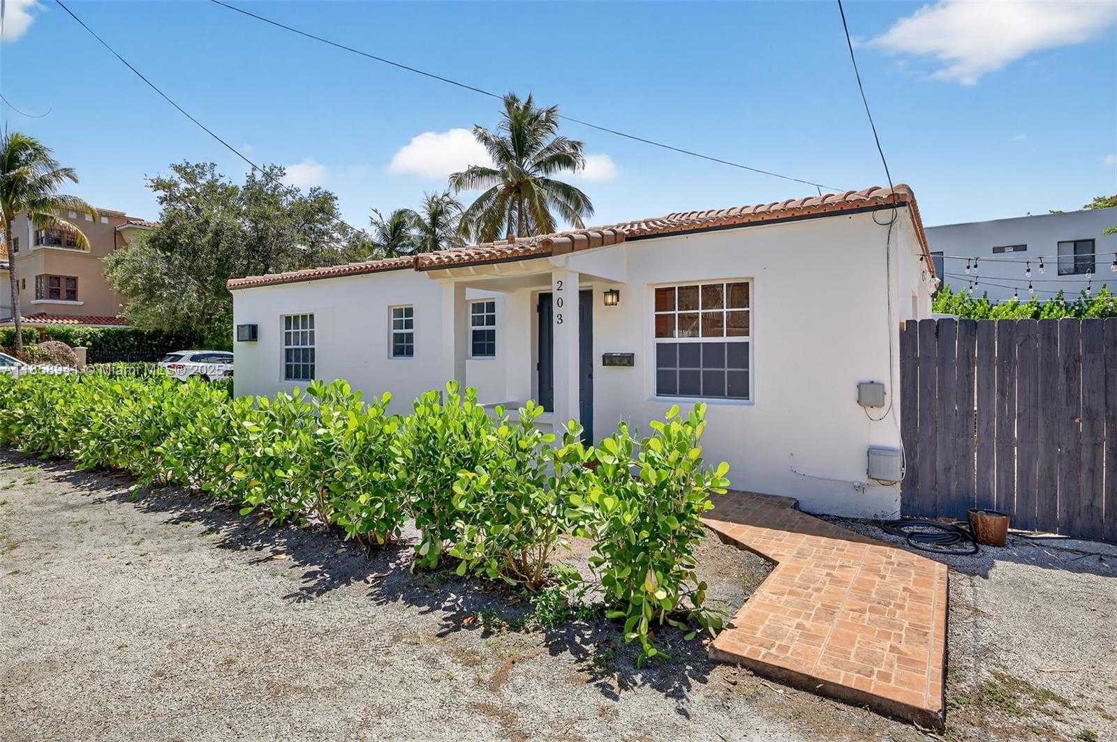 Small Image of 1121 NORTH EAST 2ND ST, Fort Lauderdale Number 12