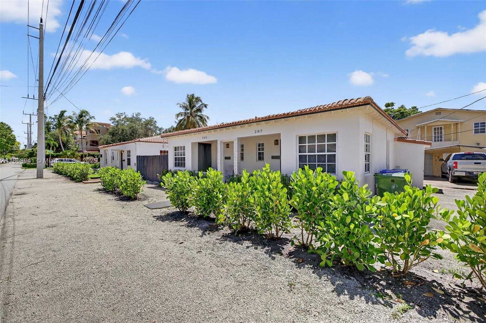 Small Image of 1121 NORTH EAST 2ND ST, Fort Lauderdale Number 16
