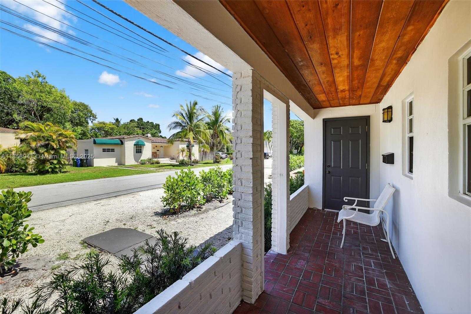 Small Image of 1121 NORTH EAST 2ND ST, Fort Lauderdale Number 17