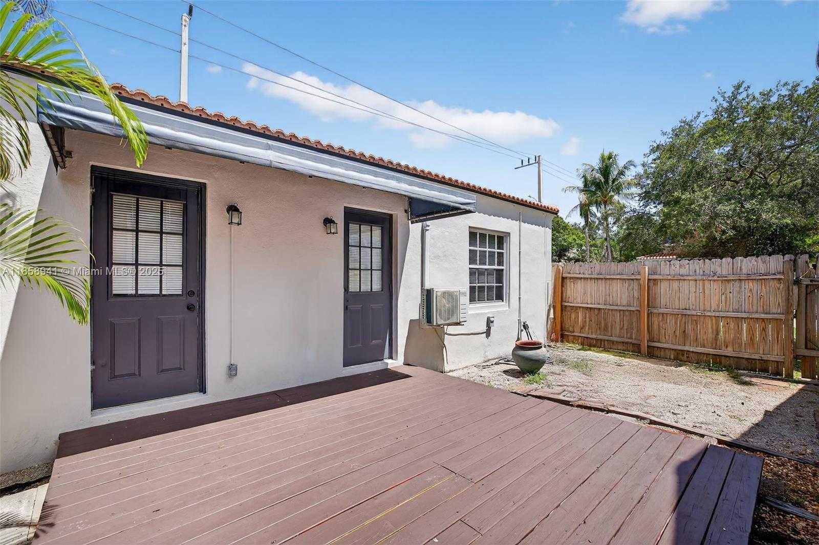 Small Image of 1121 NORTH EAST 2ND ST, Fort Lauderdale Number 19
