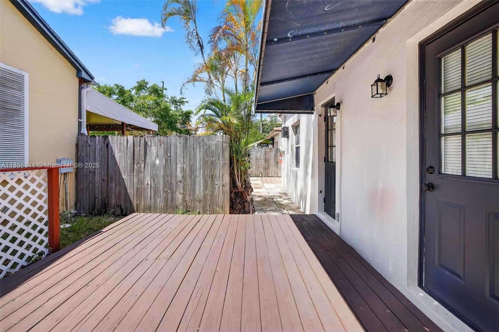 Small Image of 1121 NORTH EAST 2ND ST, Fort Lauderdale Number 20