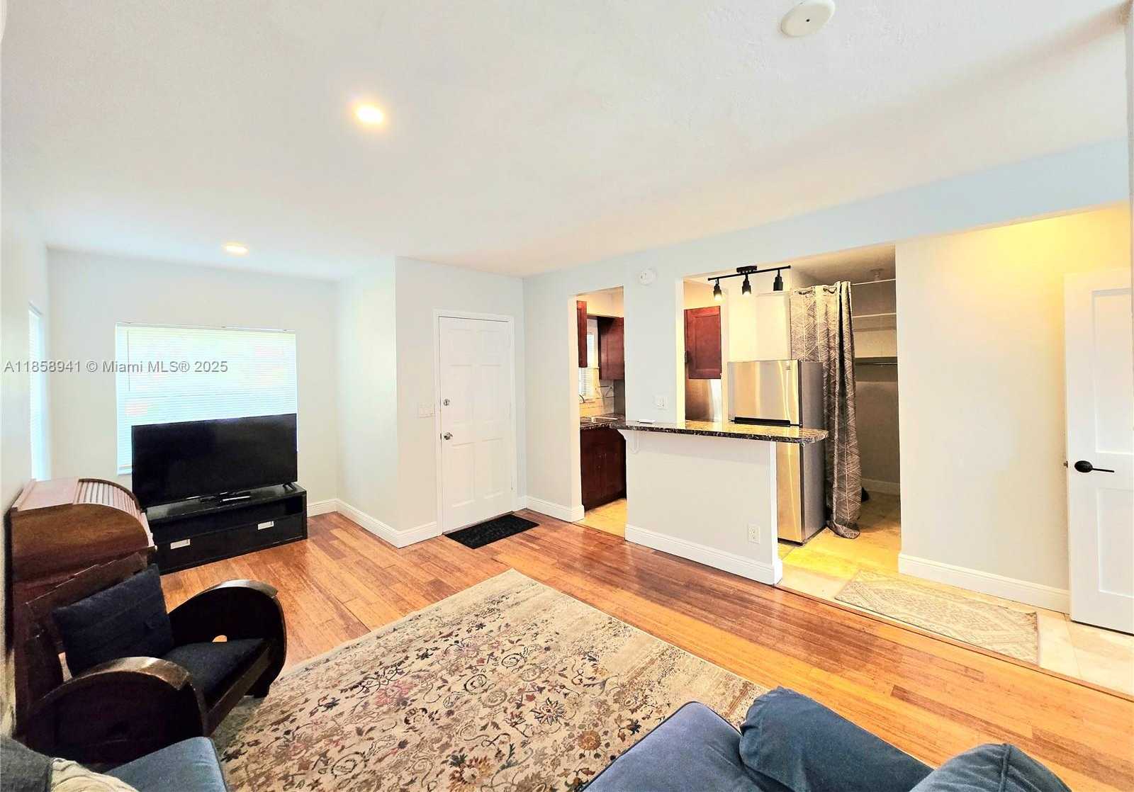 Small Image of 1121 NORTH EAST 2ND ST, Fort Lauderdale Number 25