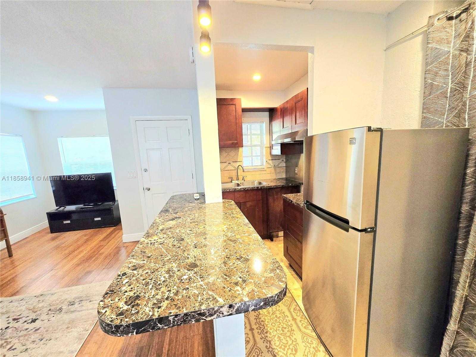 Small Image of 1121 NORTH EAST 2ND ST, Fort Lauderdale Number 26