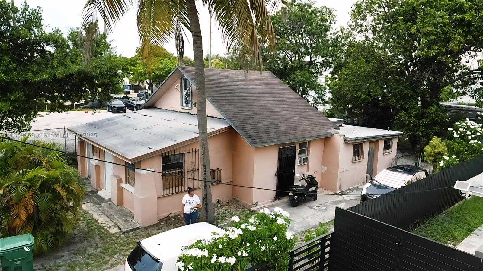 Small Image of 683 NORTH WEST 30TH ST #2, Miami Number 4