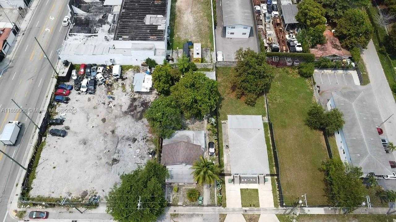 Small Image of 683 NORTH WEST 30TH ST #2, Miami Number 7