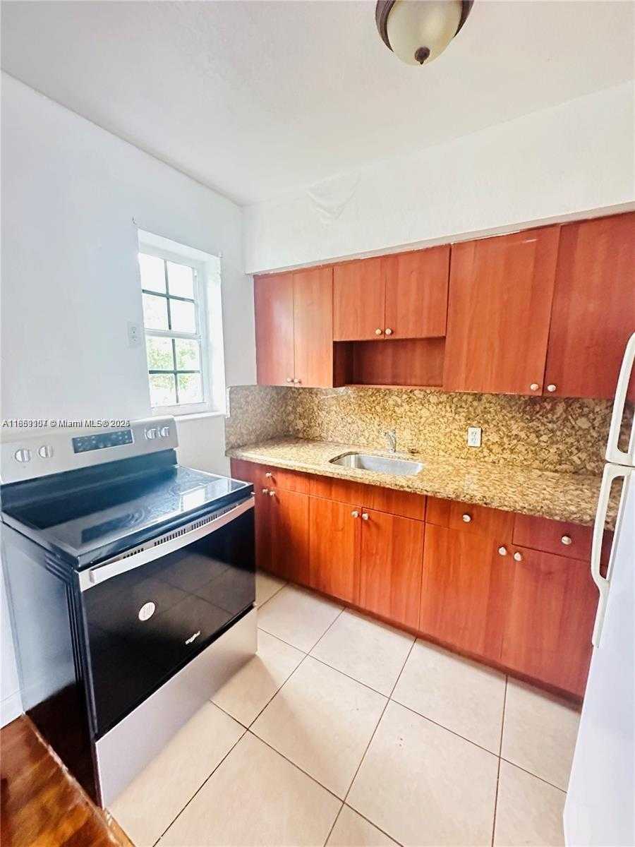 Small Image of 2371 SOUTH WEST 27TH ST #4, Miami Number 8