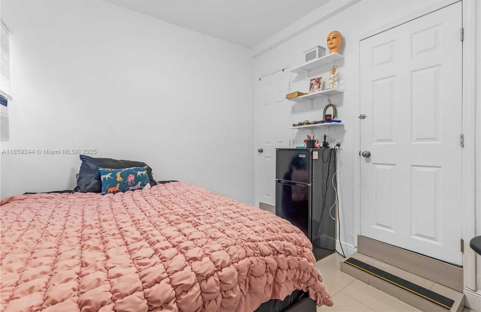 Small Image of 2128 CLEVELAND ST #2, Hollywood Number 16