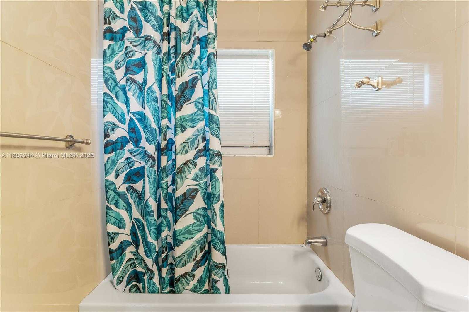 Small Image of 2128 CLEVELAND ST #2, Hollywood Number 21