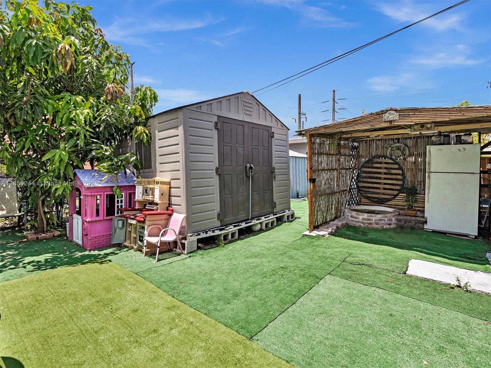 Small Image of 2128 CLEVELAND ST #2, Hollywood Number 25