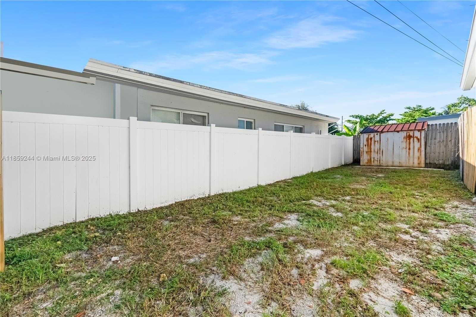 Small Image of 2128 CLEVELAND ST #2, Hollywood Number 26