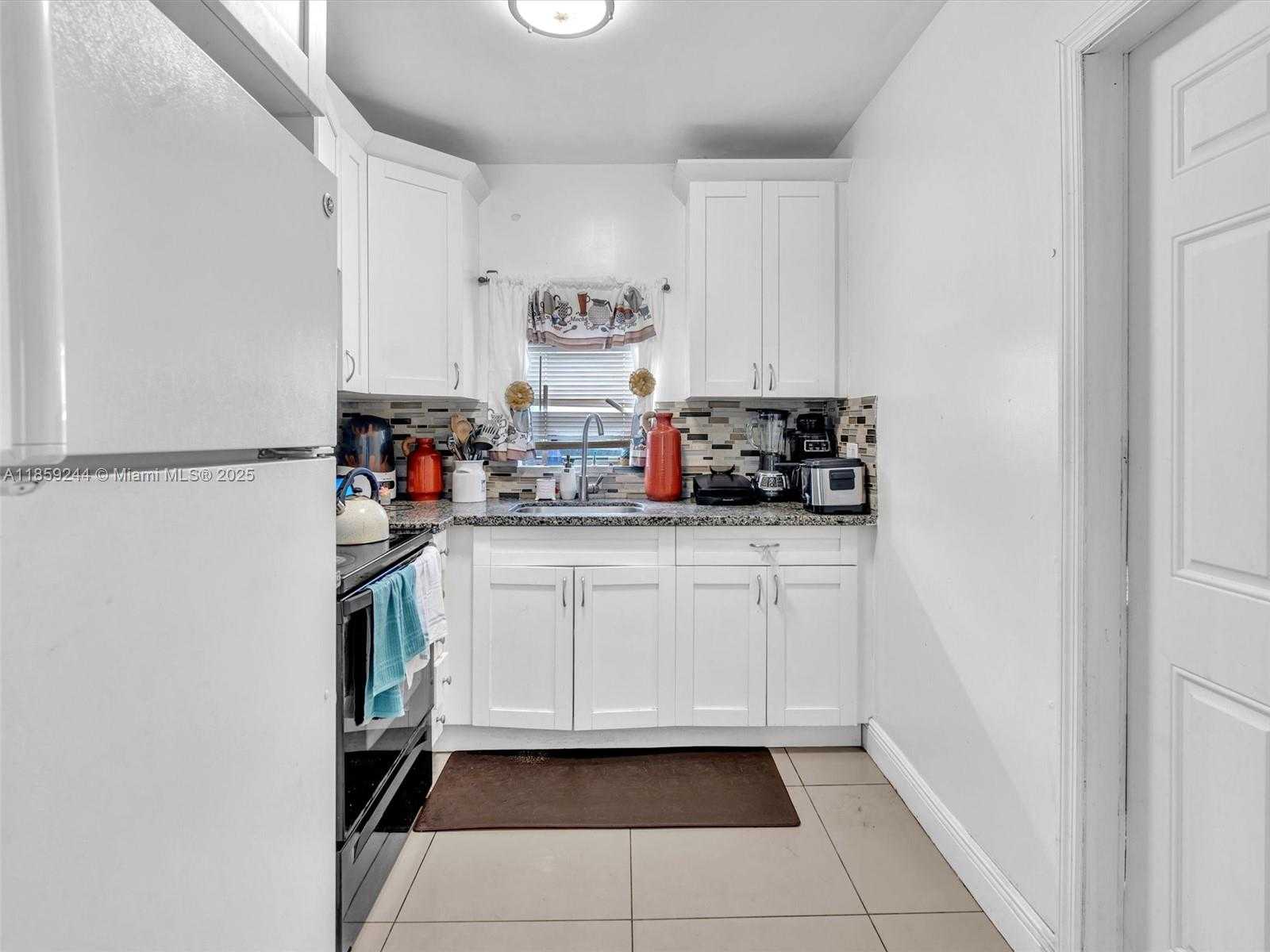 Small Image of 2128 CLEVELAND ST #2, Hollywood Number 36