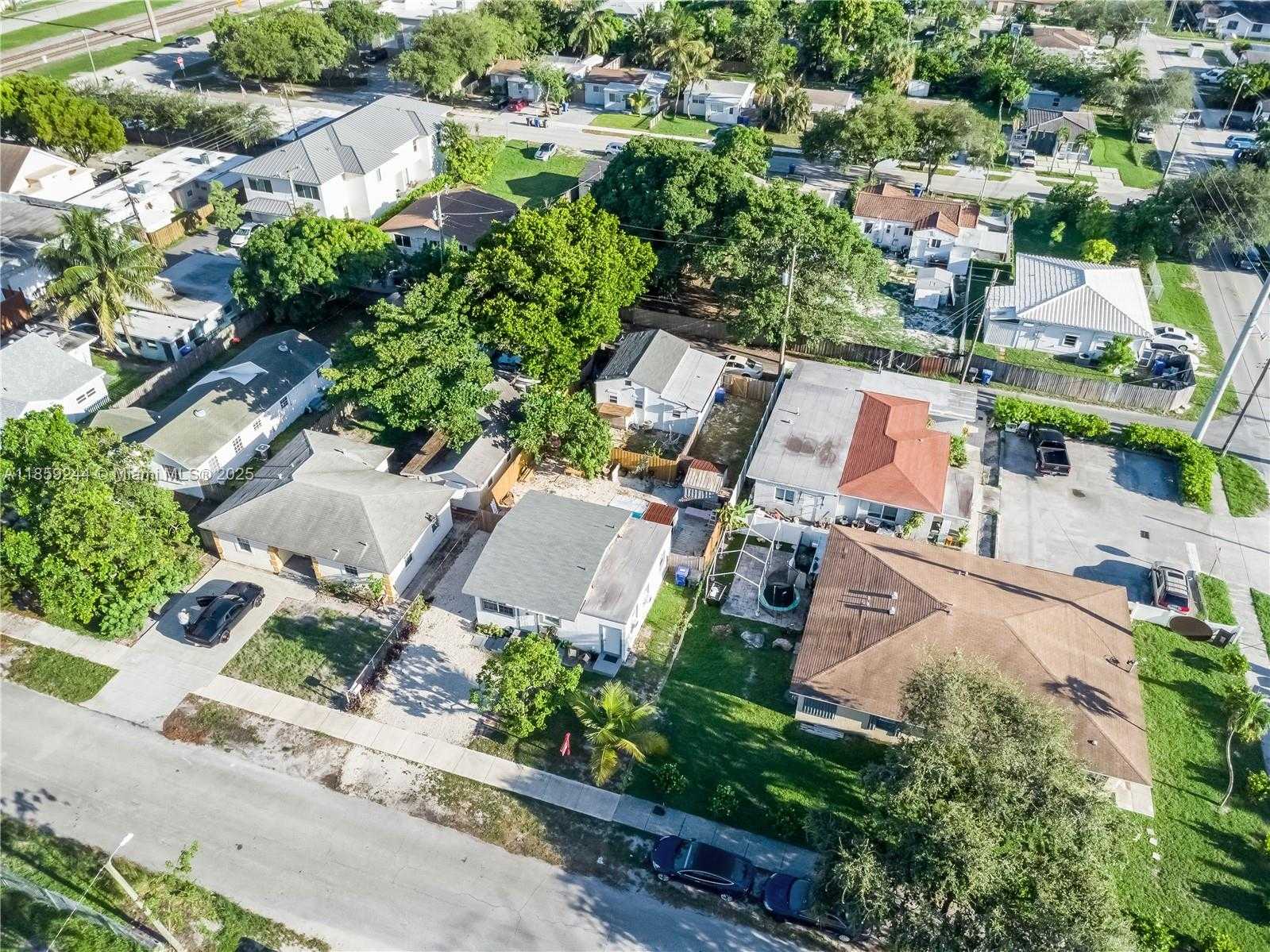 Small Image of 2128 CLEVELAND ST #2, Hollywood Number 4