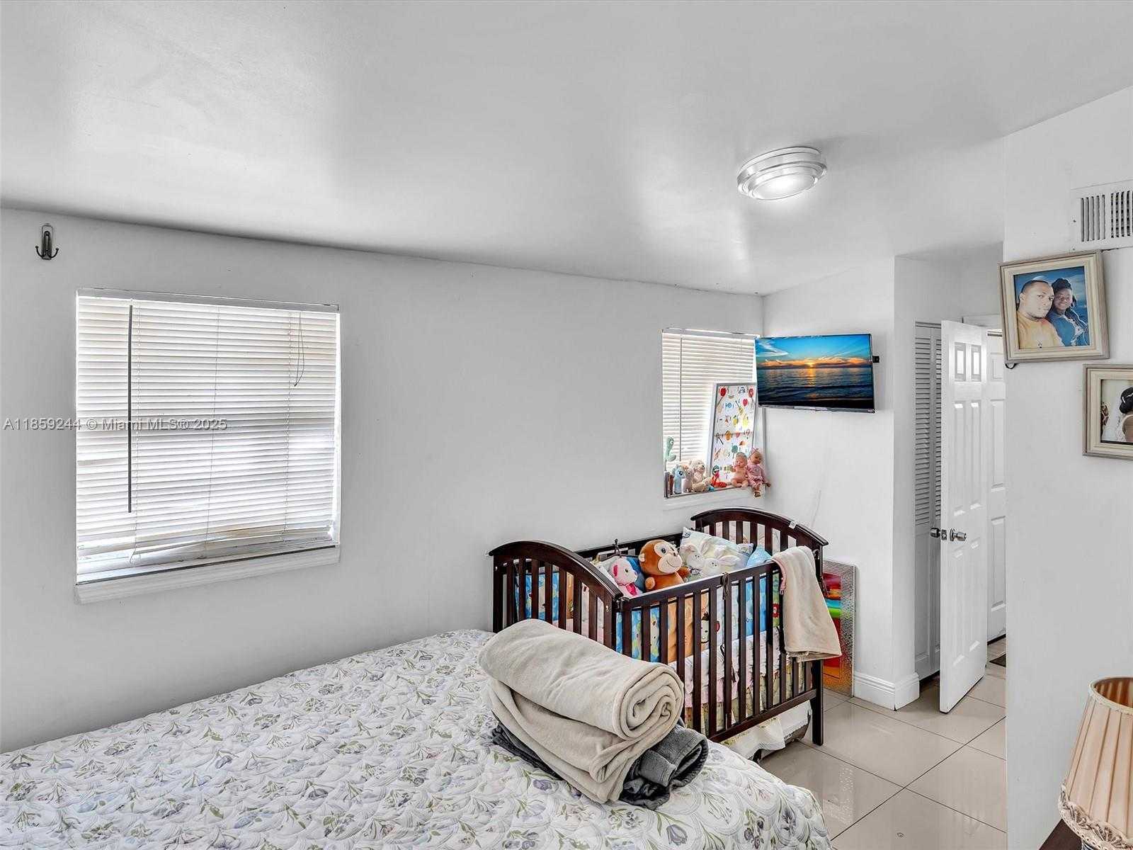 Small Image of 2128 CLEVELAND ST #2, Hollywood Number 40