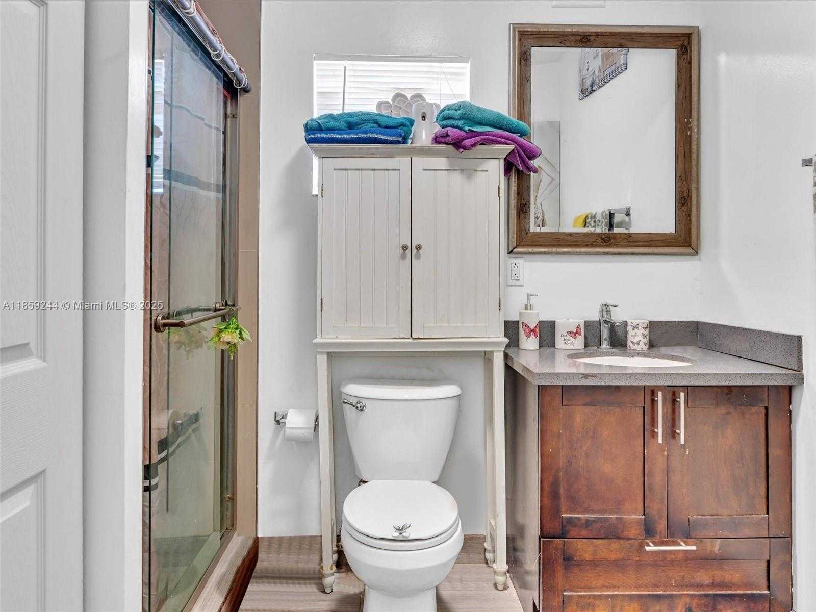 Small Image of 2128 CLEVELAND ST #2, Hollywood Number 43