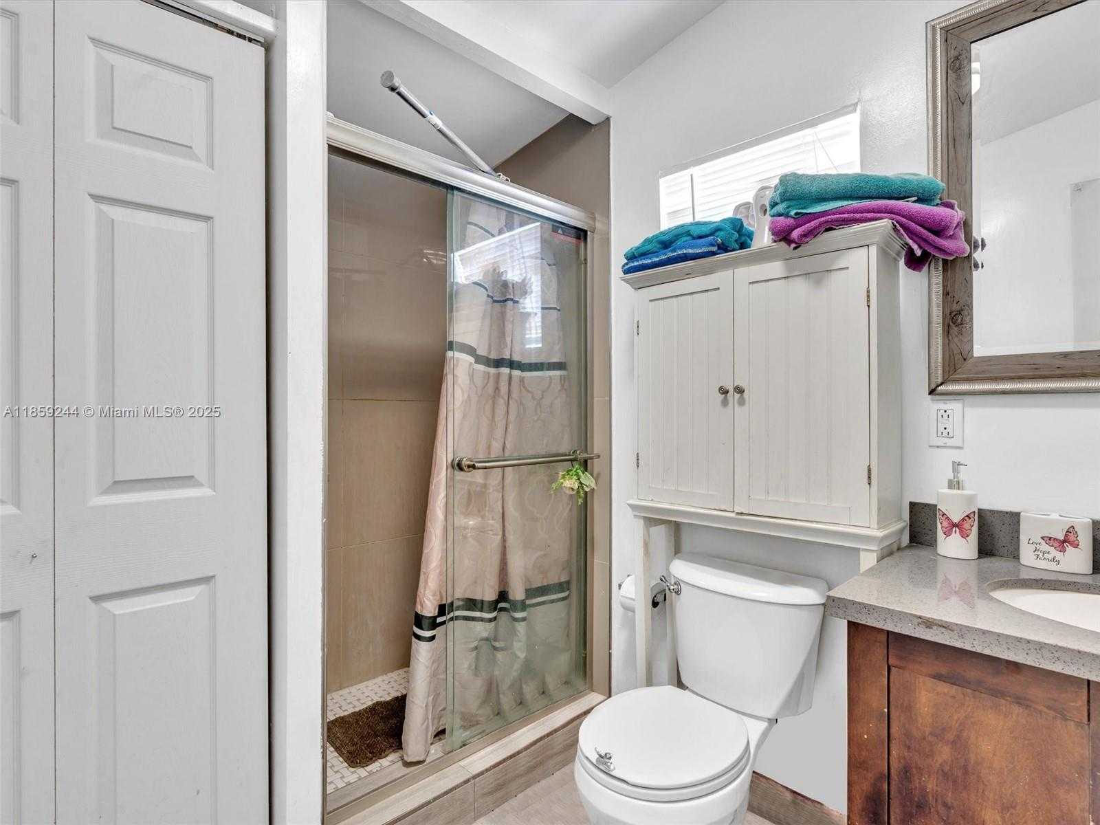 Small Image of 2128 CLEVELAND ST #2, Hollywood Number 44