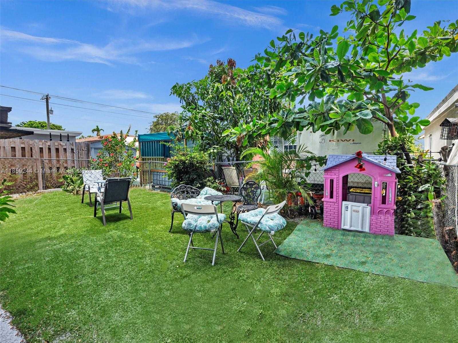 Small Image of 2128 CLEVELAND ST #2, Hollywood Number 45