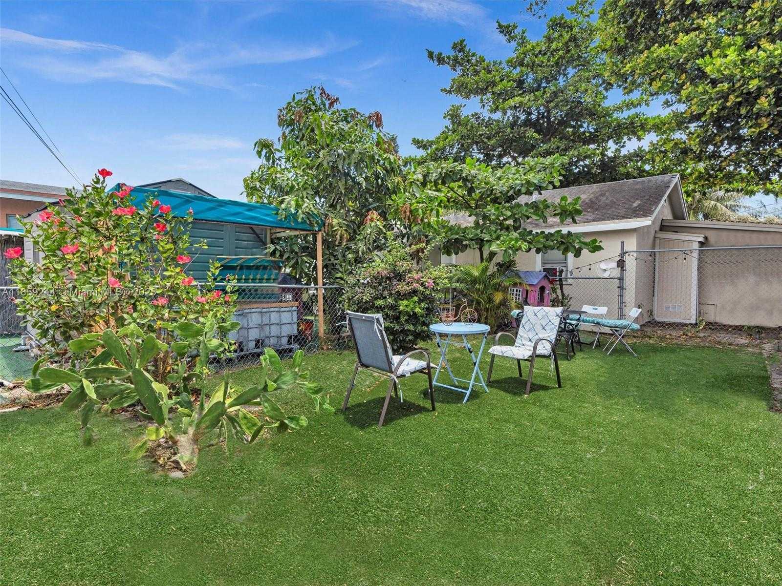 Small Image of 2128 CLEVELAND ST #2, Hollywood Number 48