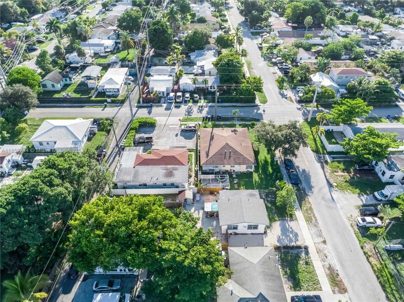 Small Image of 2128 CLEVELAND ST #2, Hollywood Number 49