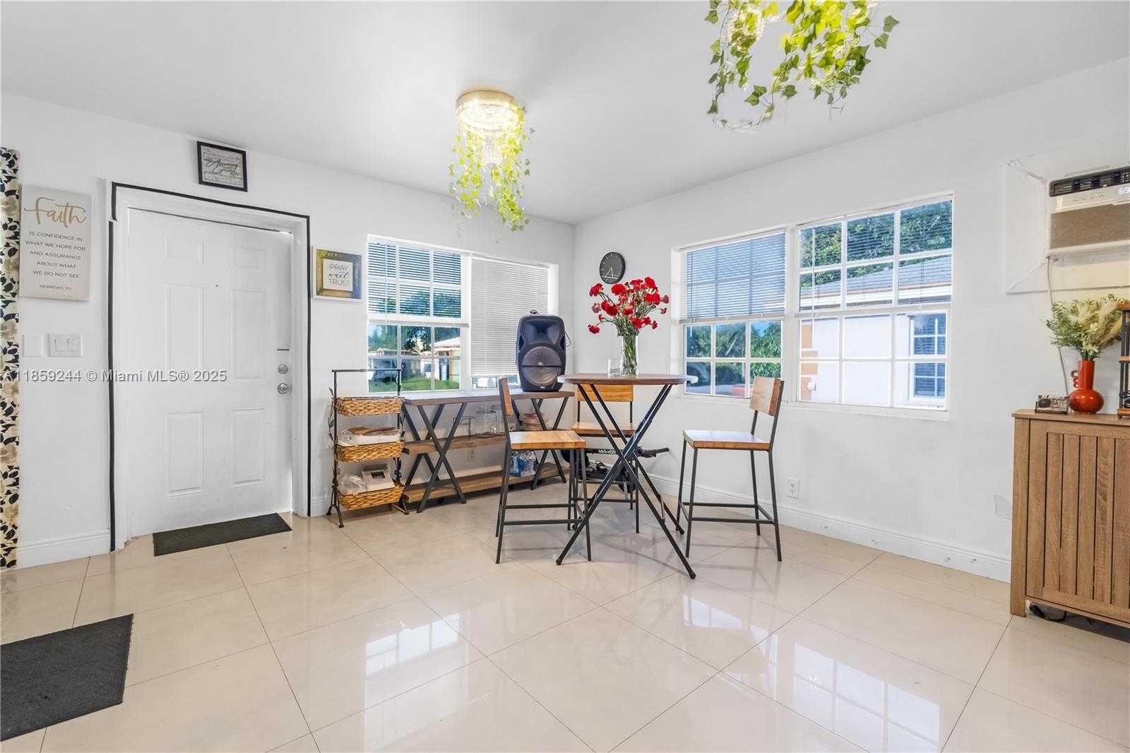 Small Image of 2128 CLEVELAND ST #2, Hollywood Number 5