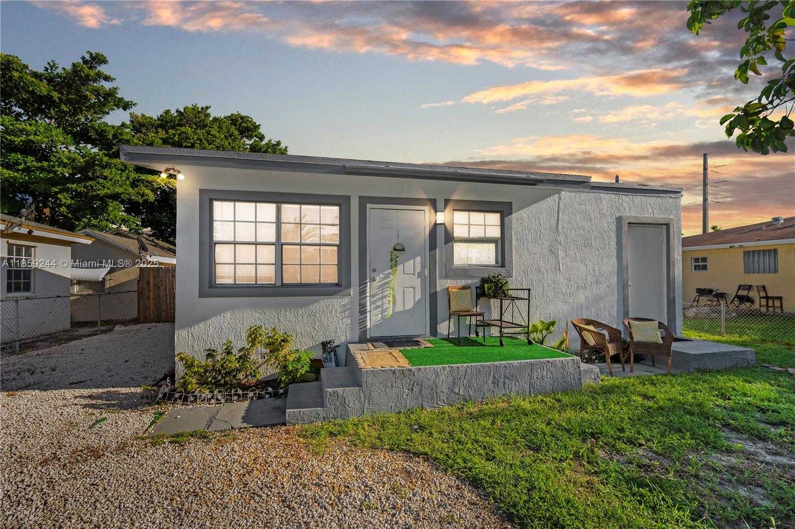Small Image of 2128 CLEVELAND ST #2, Hollywood Number 54