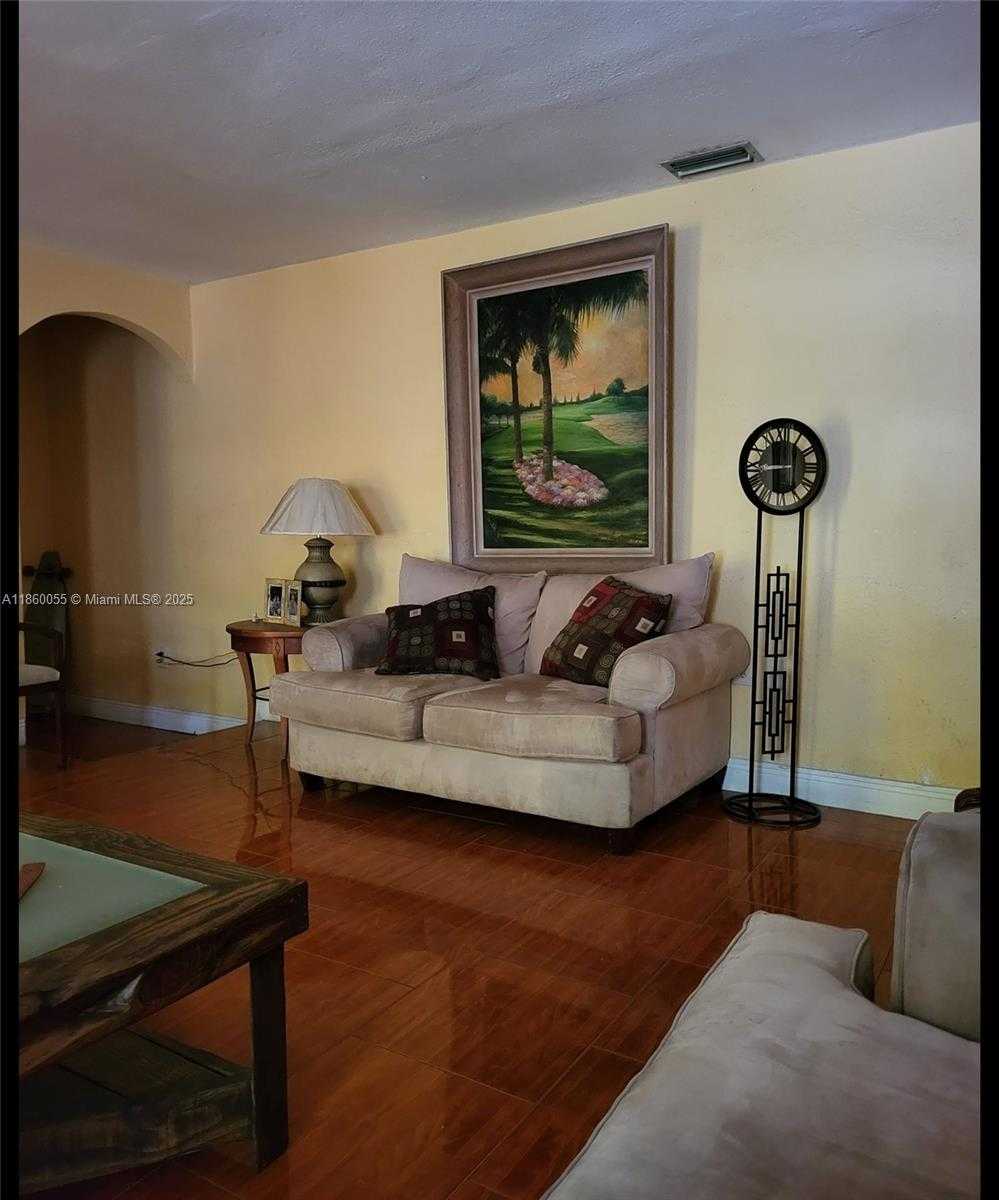 Small Image of Miami Number 6