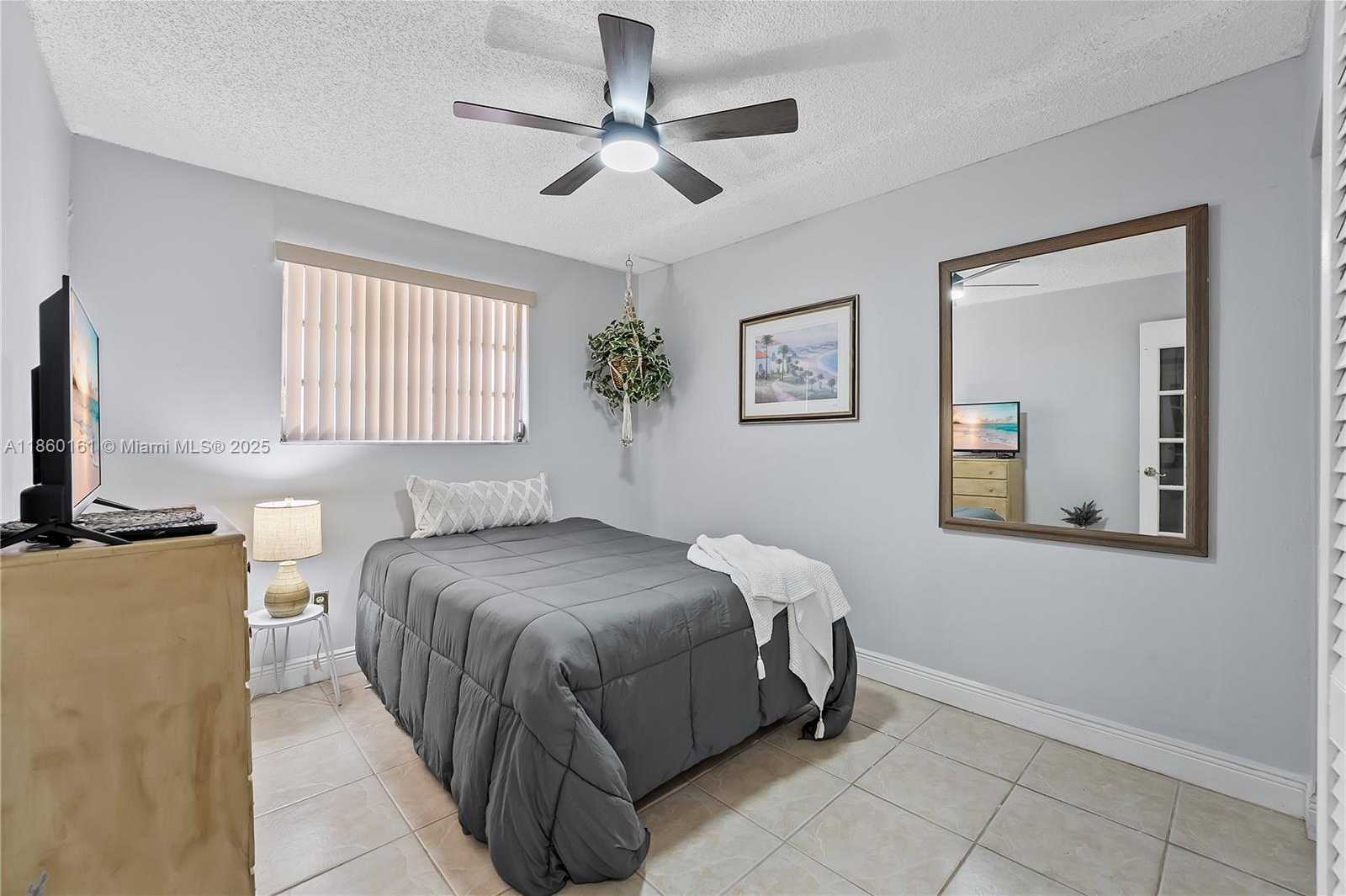 Small Image of 1712 SOUTH WEST 13 #2, Miami Number 32