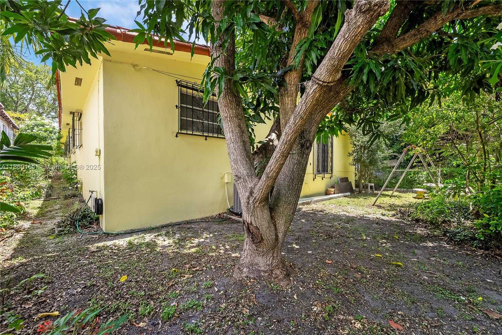 Small Image of 1712 SOUTH WEST 13 #2, Miami Number 44