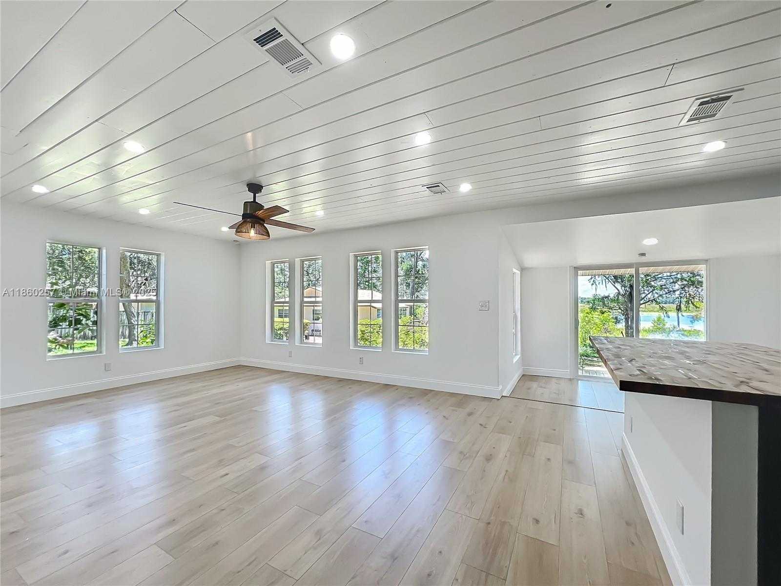 Small Image of 8781 S LAKESHORE DRIVE FLORAL CITY #2, Other City - In The State Of Florida Number 10
