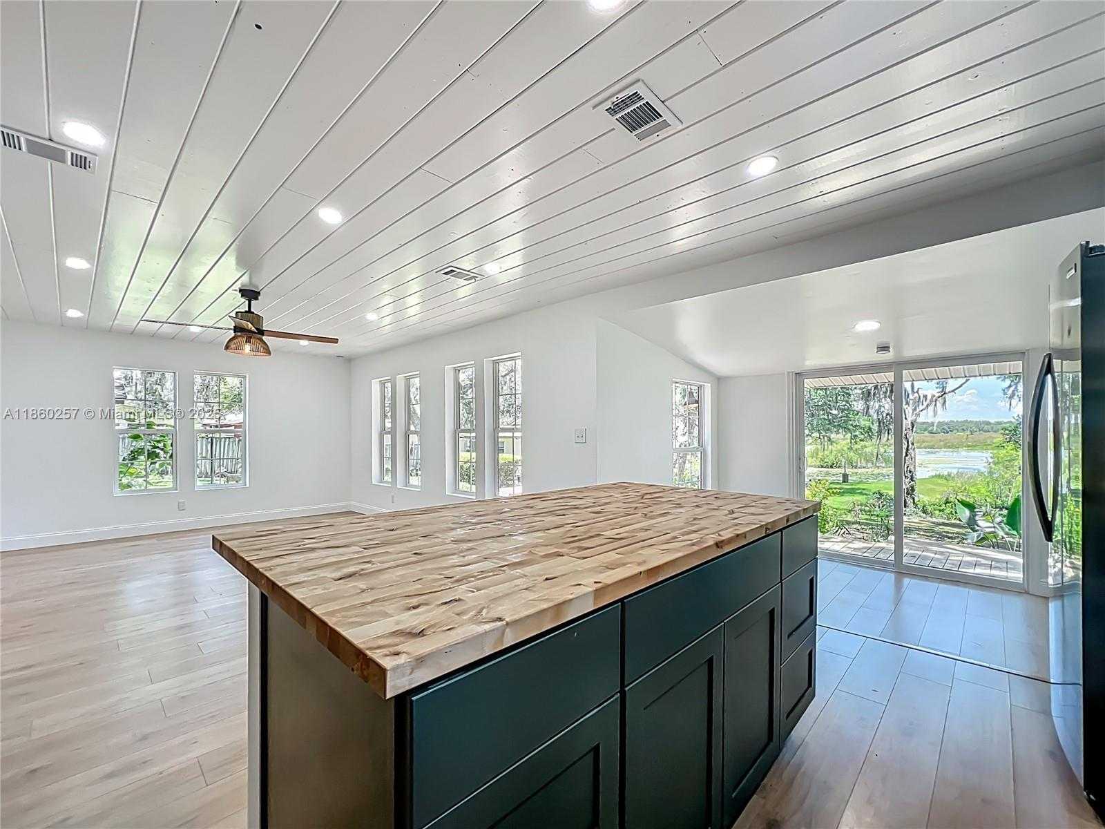 Small Image of 8781 S LAKESHORE DRIVE FLORAL CITY #2, Other City - In The State Of Florida Number 12