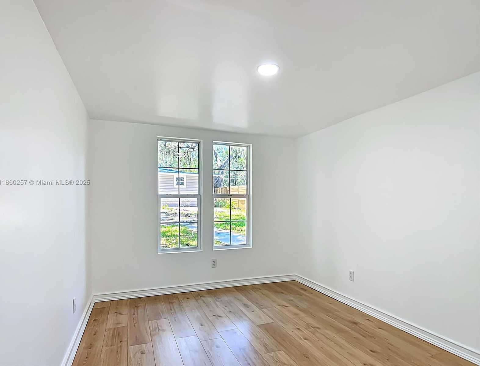 Small Image of 8781 S LAKESHORE DRIVE FLORAL CITY #2, Other City - In The State Of Florida Number 16