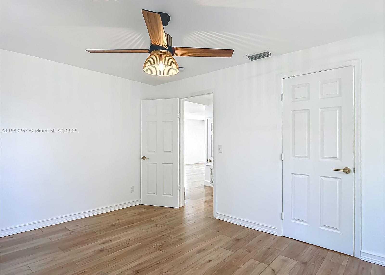Small Image of 8781 S LAKESHORE DRIVE FLORAL CITY #2, Other City - In The State Of Florida Number 19