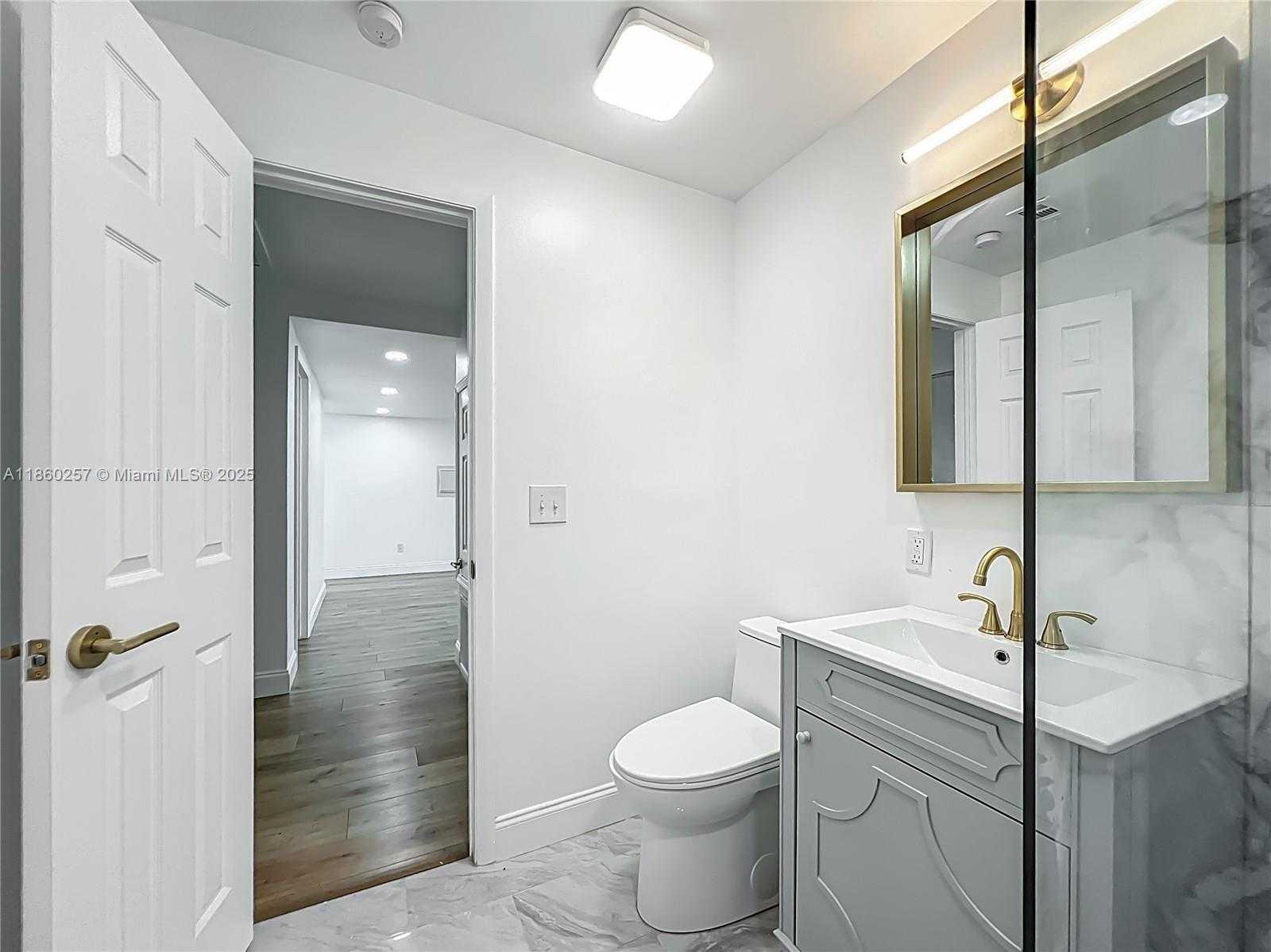 Small Image of 8781 S LAKESHORE DRIVE FLORAL CITY #2, Other City - In The State Of Florida Number 23