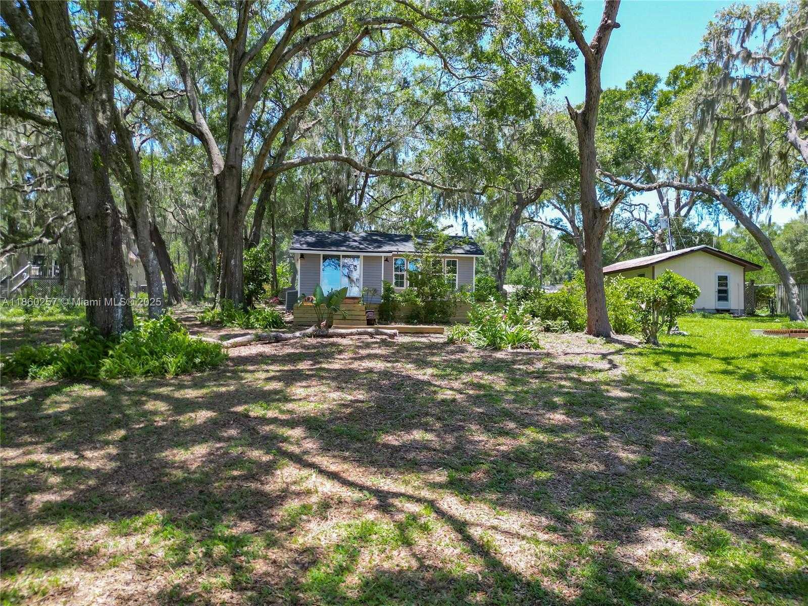 Small Image of 8781 S LAKESHORE DRIVE FLORAL CITY #2, Other City - In The State Of Florida Number 26