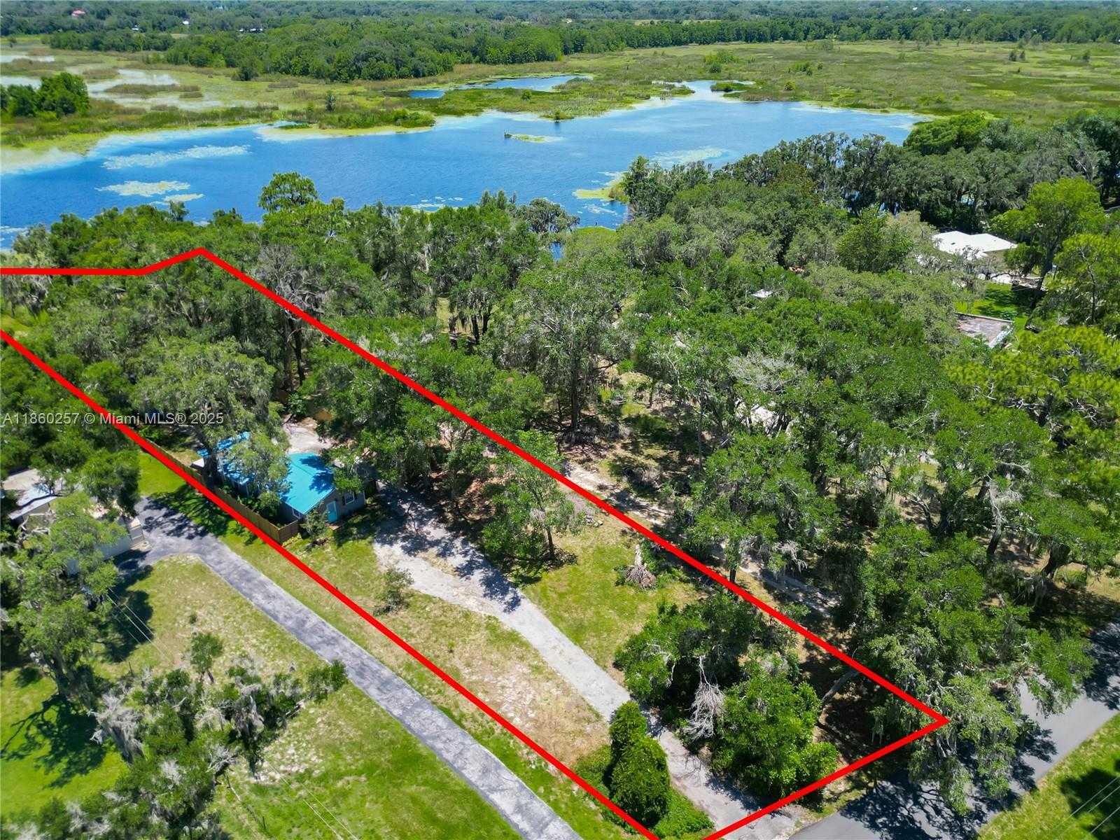 Small Image of 8781 S LAKESHORE DRIVE FLORAL CITY #2, Other City - In The State Of Florida Number 3