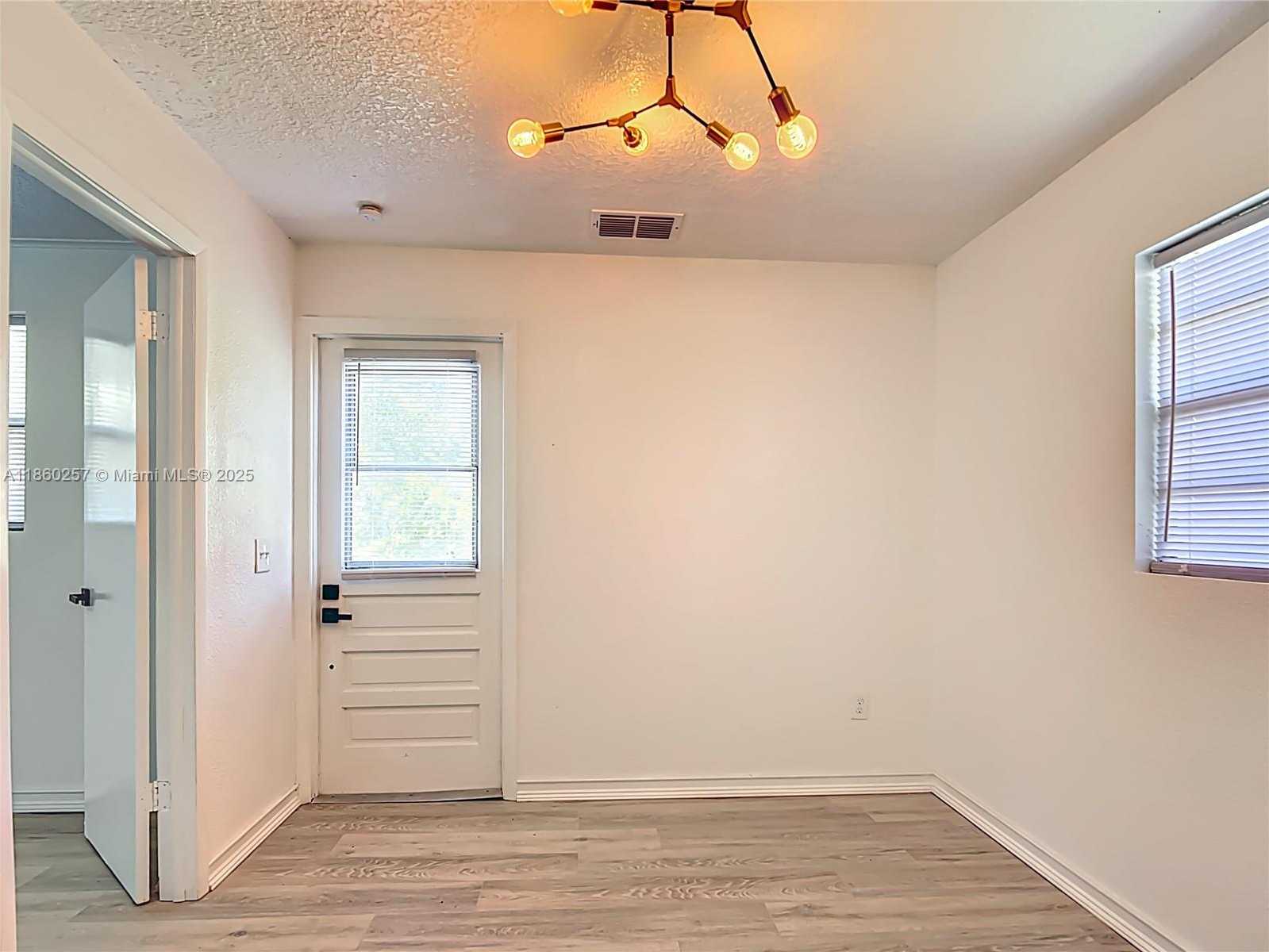 Small Image of 8781 S LAKESHORE DRIVE FLORAL CITY #2, Other City - In The State Of Florida Number 33